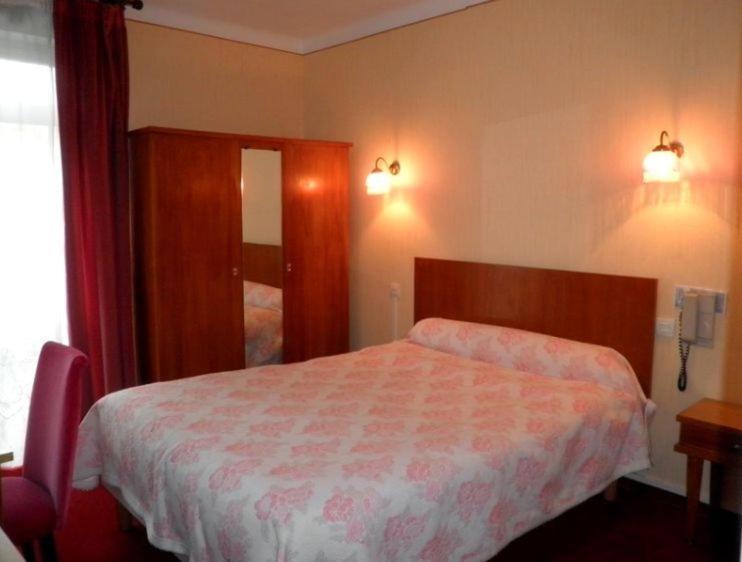 La Pierre Lys Hotel Quillan Bagian luar foto