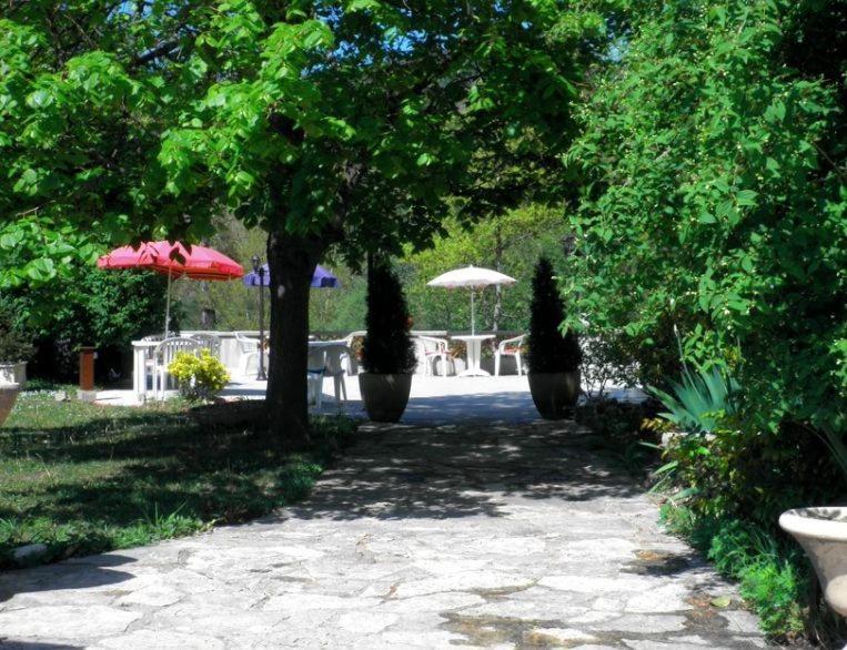 La Pierre Lys Hotel Quillan Bagian luar foto